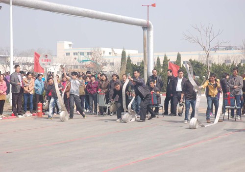 消防比赛（2013年春季职工运动会之五）